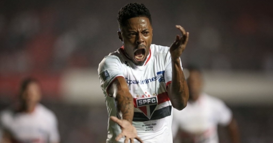 michel-bastos-comemora-primeiro-gol-do-sao-paulo-contra-o-toluca-no-morumbi-1461895618182_956x500