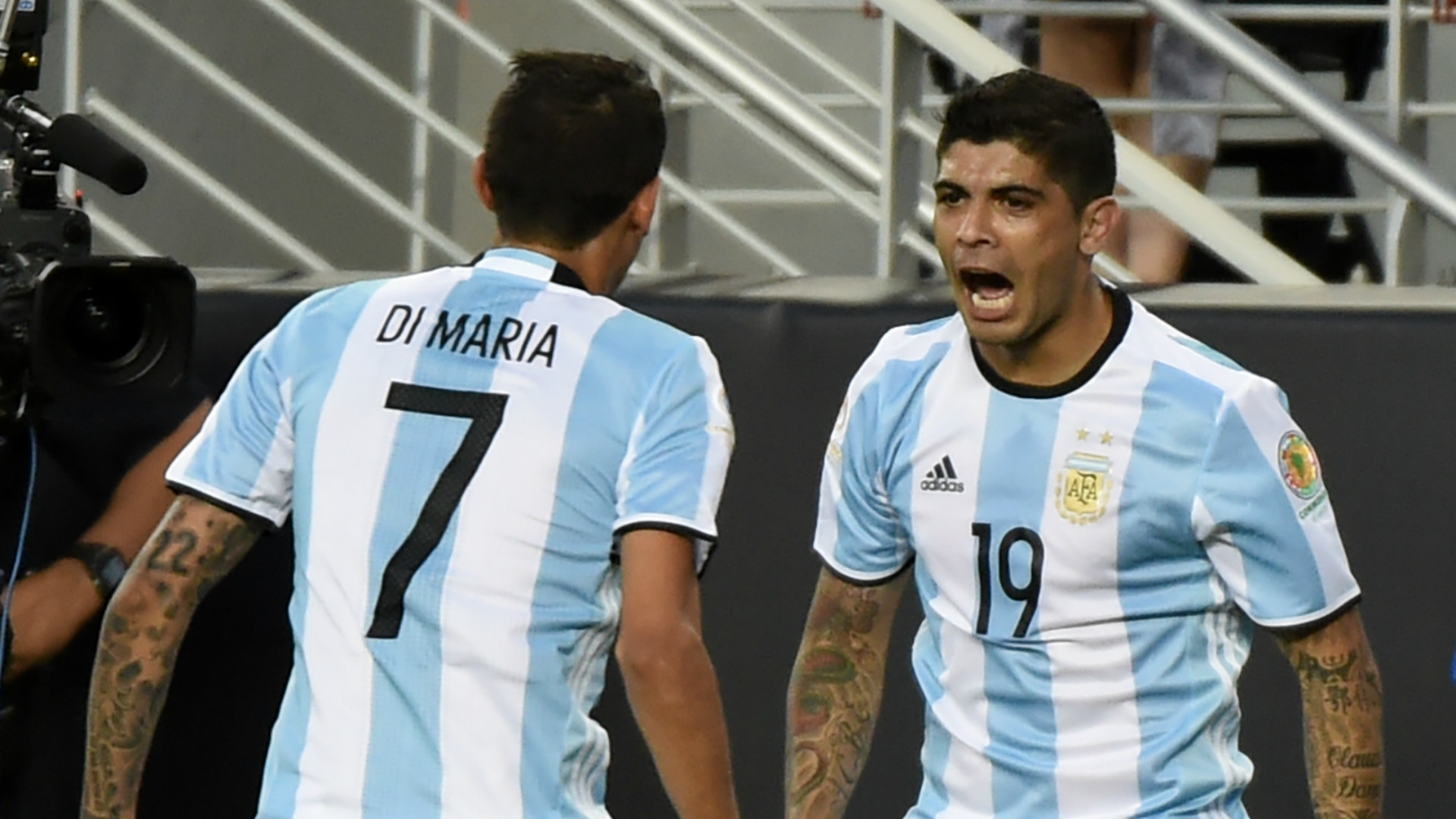 angel-di-maria-ever-banega-argentina-chile-group-d-copa-america-centenario-06062016_11sg3eo3xicvq1gyzvhb3qotoe
