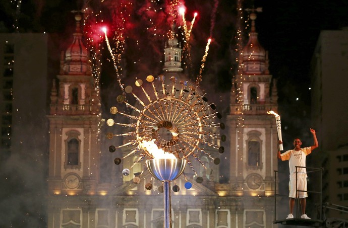 2016-08-06t033103z_1127347695_rioec8609ra2q_rtrmadp_3_olympics-rio-opening_hILoj1F