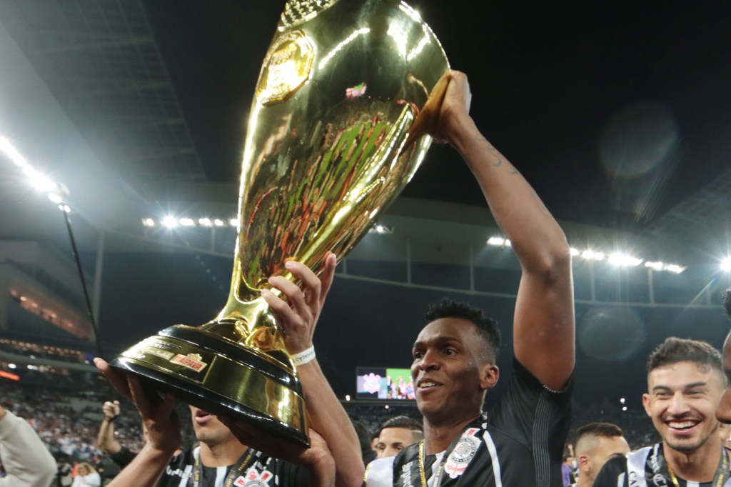 Corinthians, Chapecoense e Novo Hamburgo, campeões&nbsp;emblemáticos