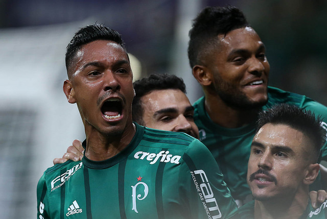 Palmeiras vence São Paulo