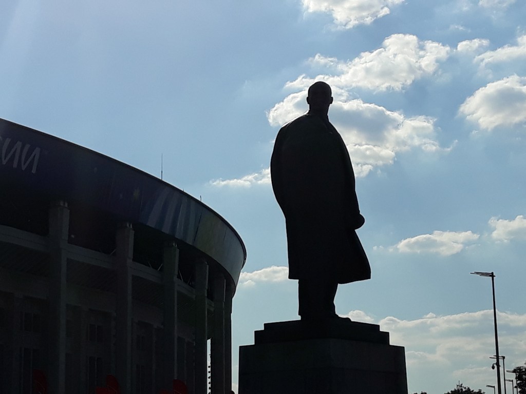 Um Diário Russo (5): Lenin não morreu e Doutor Sócrates aparece no&nbsp;trem