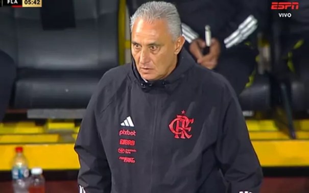 Peñarol vence Flamengo e complica Tite