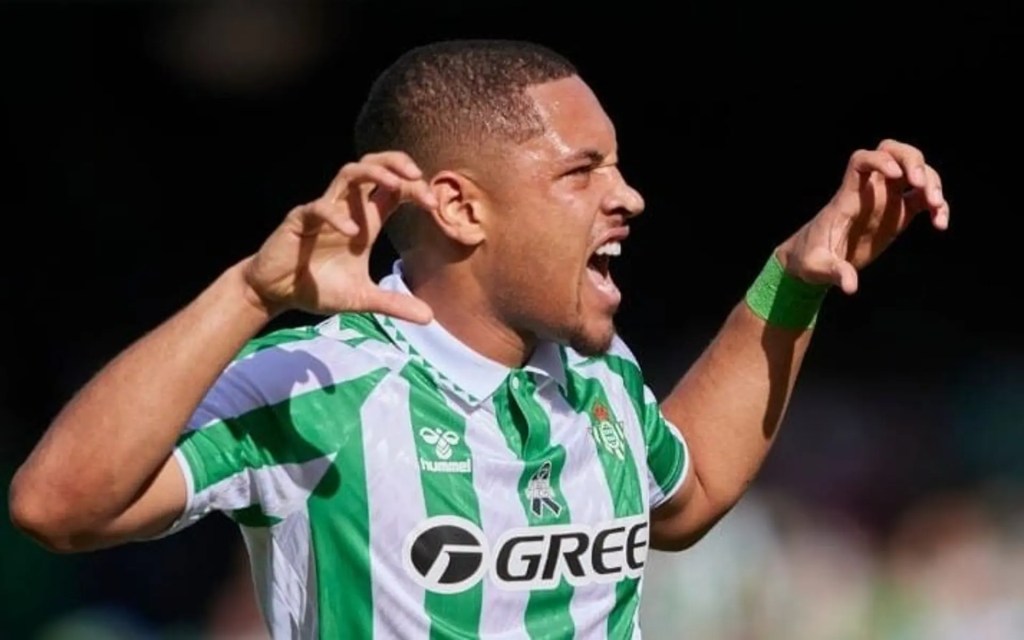 Vitor Roque | Chegada no Palmeiras Envolve Empréstimo do Betis com Obrigação de&nbsp;Compra