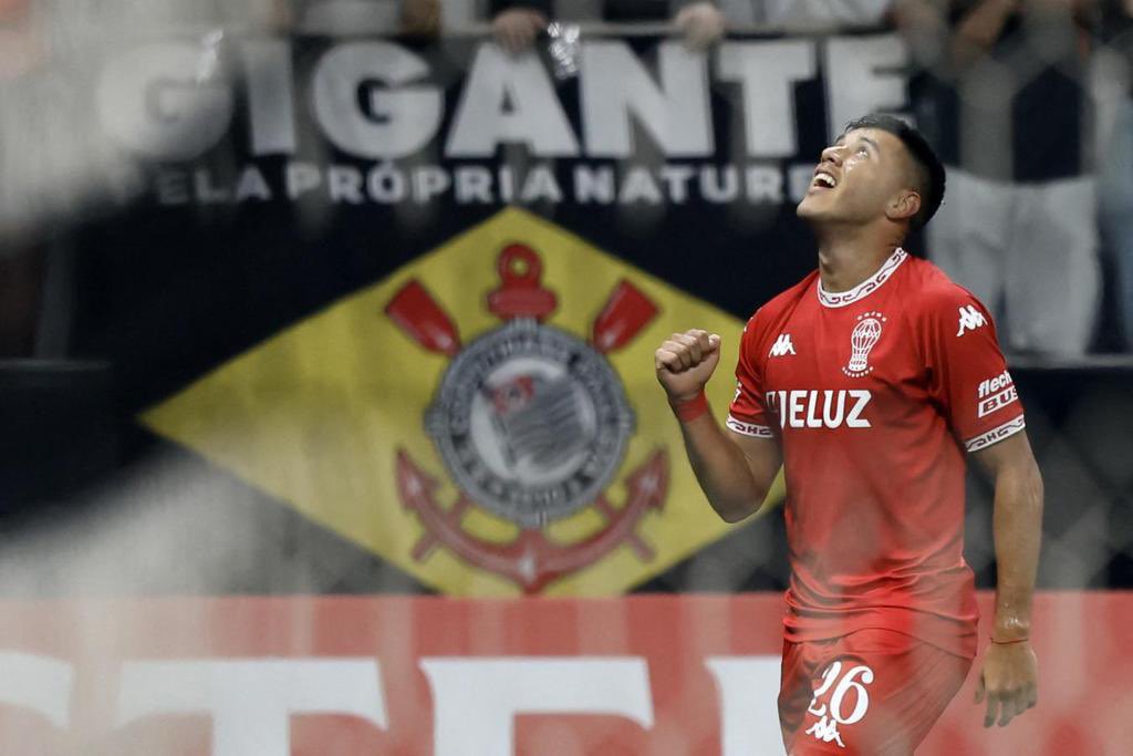Huracán derrota Corinthians