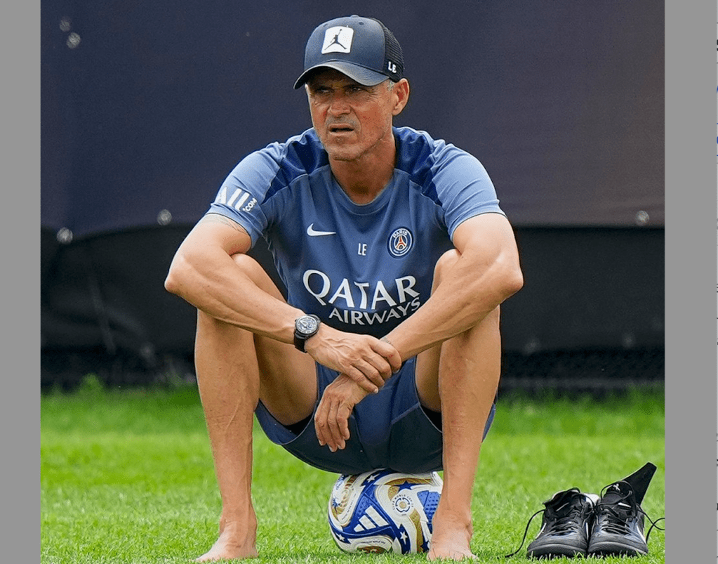 Luis Enrique não quer o PSG de uma estrela, quer 11